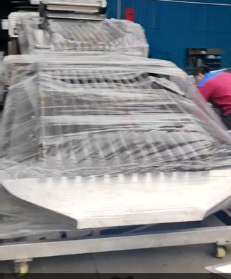 Cuatro modelos máquina automática de clasificación de pescado y tamaño pequeño croaker alto estable