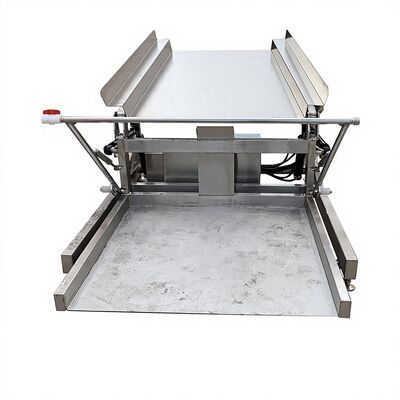 Buen precio Tanque de descarga automático de mariscos para procesamiento de alimentos Plataforma de elevación de cubos de plástico 2.2kw Tanque de elevación de bañera giratoria automática en línea